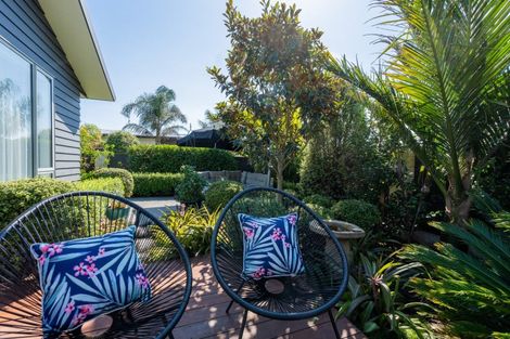 Photo of property in 8 Petrel Close, Paraparaumu Beach, Paraparaumu, 5032