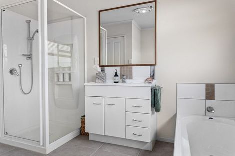 Photo of property in 29 Edgewater Grove, Whakatane, 3120