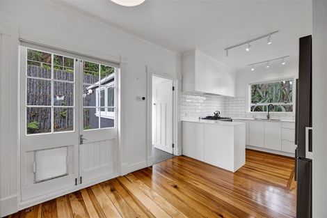 Photo of property in 65 Pioneer Road, Moturoa, New Plymouth, 4310