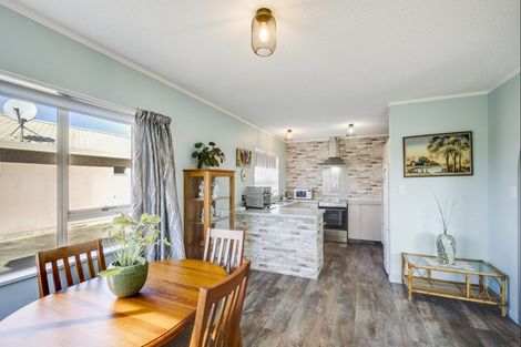 Photo of property in 3/427 Gloucester Street, Taradale, Napier, 4112