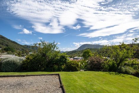 Photo of property in 169 Waikawa Road, Picton, 7220