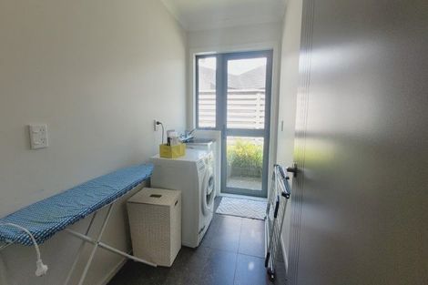 Photo of property in 32 Sumner Terrace, Aotea, Porirua, 5024