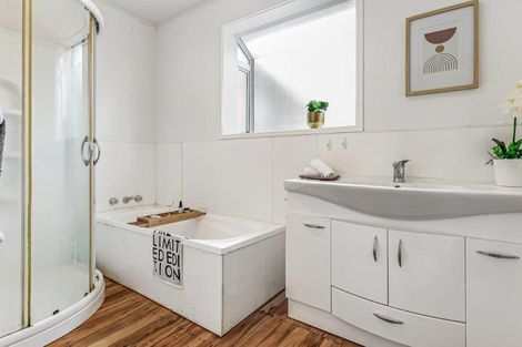 Photo of property in 84 Newcastle Road, Dinsdale, Hamilton, 3204