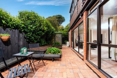 Photo of property in 2/136 Karori Road, Karori, Wellington, 6012