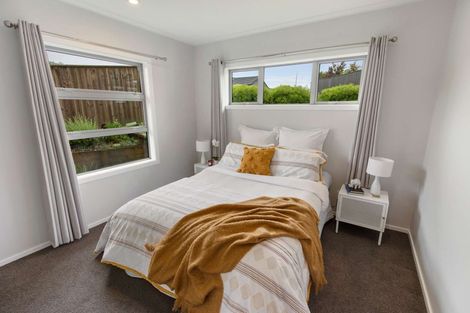 Photo of property in 28 Sunstone Crescent, Brown Owl, Upper Hutt, 5018