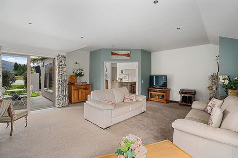 Photo of property in 21 Pisa Moorings Road, Mount Pisa, Cromwell, 9383