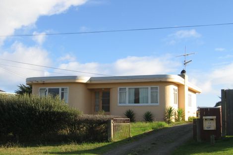 Photo of property in 53 Ngapaki Street, Waikanae Beach, Waikanae, 5036