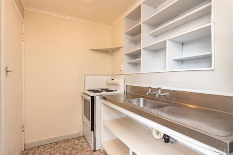 Photo of property in 58 Garden Road, Northland, Wellington, 6012