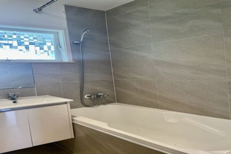 Photo of property in 2/59 Ayton Drive, Totara Vale, Auckland, 0629