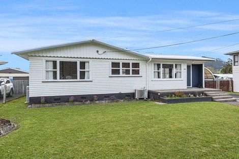 Photo of property in 132 George Street, Hikurangi, 0114