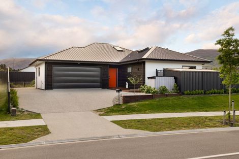 Photo of property in 16 Travertine Street, Cromwell, 9310