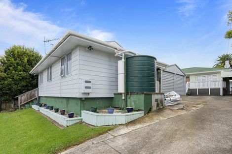 Photo of property in 59 Sylvan Crescent, Te Atatu South, Auckland, 0610
