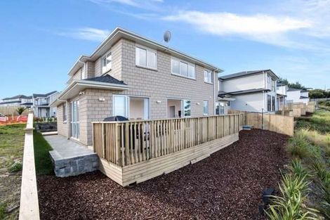 Photo of property in 14 Ascension Crescent, Orewa, 0931