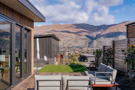 Photo of property in 15 Mills Road, Wanaka, 9305