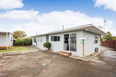 Photo of property in 25 Palliser Place, Milson, Palmerston North, 4414
