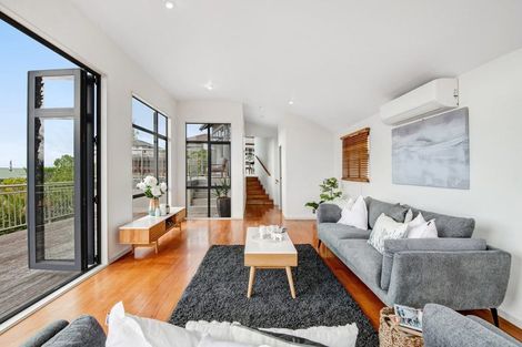 Photo of property in 15 Roseville Road, Gulf Harbour, Whangaparaoa, 0930