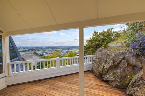 Photo of property in 2 Hobday Lane, Mount Pleasant, Christchurch, 8081