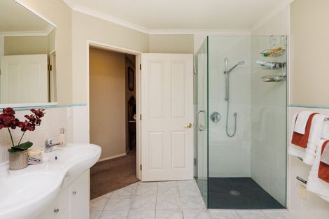 Photo of property in 10 Pastoral Lane, Hokowhitu, Palmerston North, 4410