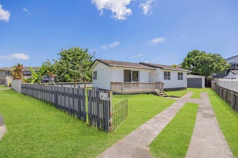 Photo of property in 12 Slim Place, Clendon Park, Auckland, 2103