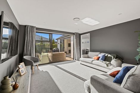 Photo of property in 15 Luxembourg Crescent, Halswell, Christchurch, 8025