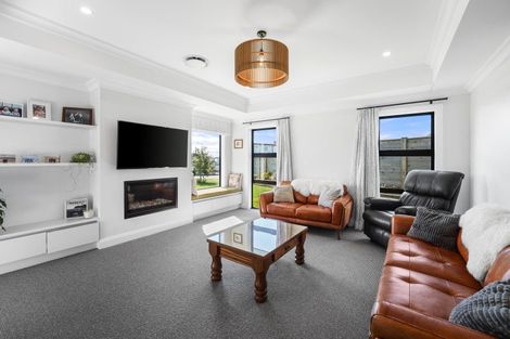 Photo of property in 8 Goldstone Place, Omokoroa, 3114