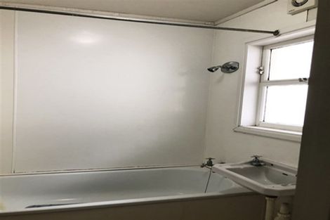 Photo of property in 2/328 Mount Eden Road, Mount Eden, Auckland, 1024