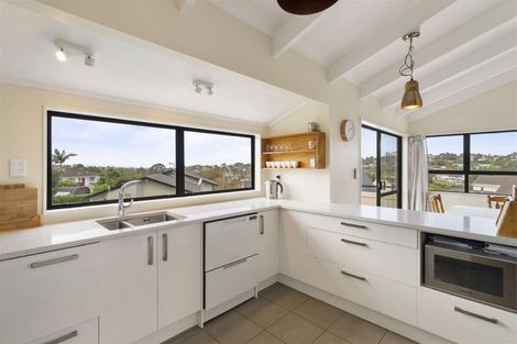 Photo of property in 2/3 Ceramco Place, Torbay, Auckland, 0630