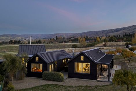 Photo of property in 112 Hall Road, Bannockburn, Cromwell, 9384