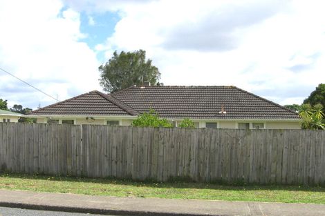 Photo of property in 27 Hayman Place, Beach Haven, Auckland, 0626