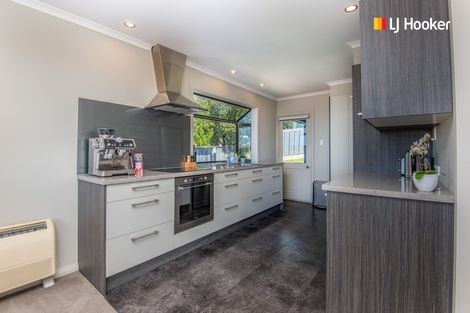 Photo of property in 100 Easther Crescent, Kew, Dunedin, 9012