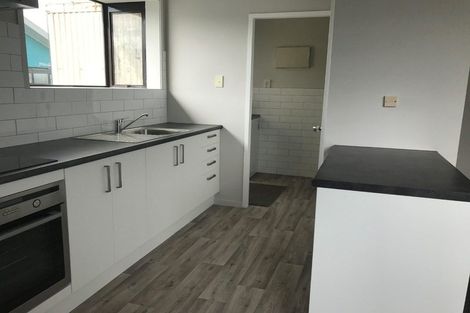 Photo of property in 2/77 Redcrest Avenue, Red Hill, Papakura, 2110