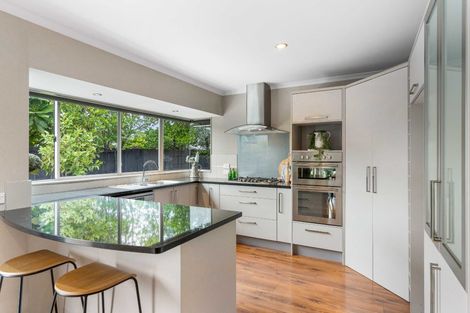 Photo of property in 32 Popata Close, Papamoa Beach, Papamoa, 3118