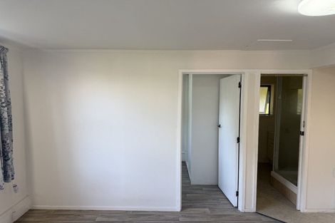 Photo of property in 14 Heather Place, Sunnynook, Auckland, 0620