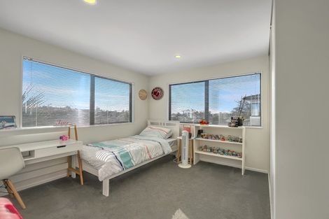 Photo of property in 21a Roseberry Avenue, Birkenhead, Auckland, 0626