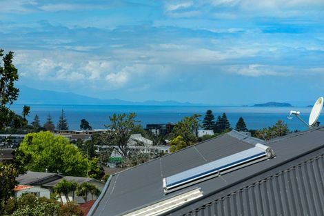 Photo of property in 33 Montclair Rise, Browns Bay, Auckland, 0630