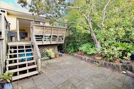 Photo of property in 2/48 Becroft Drive, Forrest Hill, Auckland, 0620