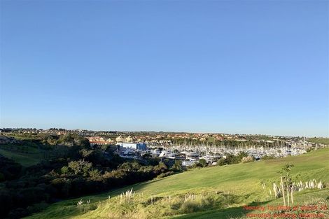 Photo of property in 23 Balboa Drive, Matakatia, Whangaparaoa, 0930