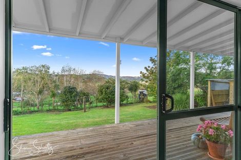 Photo of property in 105 Gorge Road, Maungaturoto, 0520