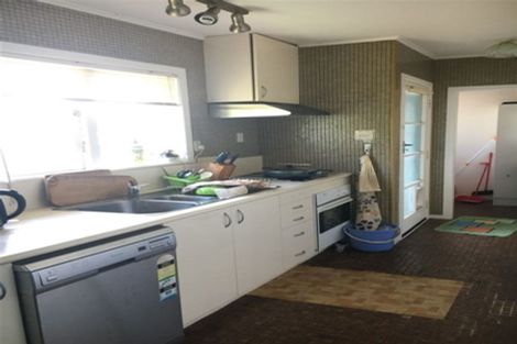 Photo of property in 114 Flanshaw Road, Te Atatu South, Auckland, 0610