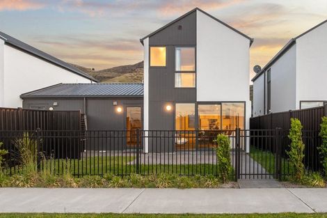 Photo of property in 5 Wheatsheaf Lane, Heathcote Valley, Christchurch, 8022