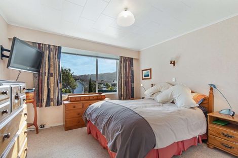 Photo of property in 2/57 Sunbrae Drive, Silverstream, Upper Hutt, 5019