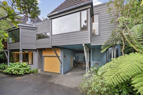 Photo of property in 17 Dillon Street, Lowry Bay, Lower Hutt, 5013