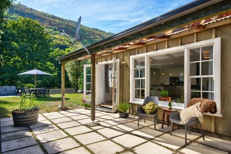 Photo of property in 5 Criterion Street, Arrowtown, 9302