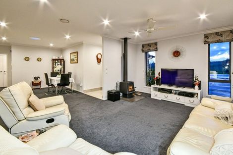 Photo of property in 100 Helenslee Road, Pokeno, 2472