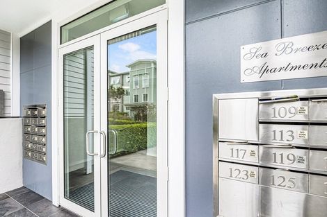 Photo of property in 105 Panorama Heights, Orewa, 0931