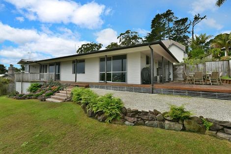 Photo of property in 12 Tawhana Crescent, Red Beach, 0932