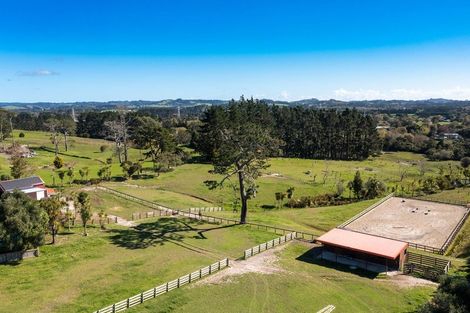 Photo of property in 412 Taupaki Road, Kumeu, 0892