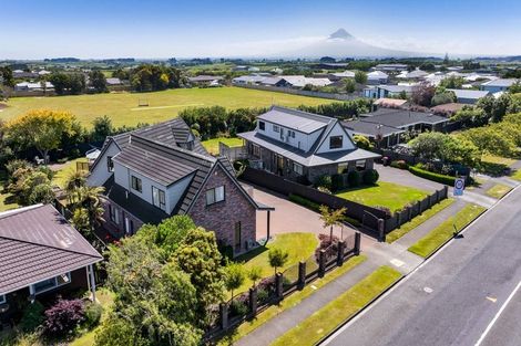 Photo of property in 9 County Drive, Hawera, 4610