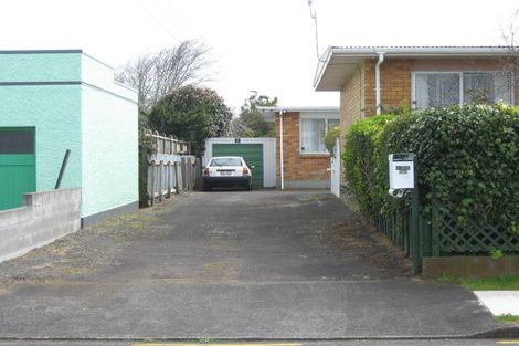 Photo of property in 5 Struan Avenue, Lower Vogeltown, New Plymouth, 4310