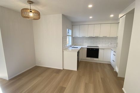 Photo of property in 119b Lynn Road, Bayview, Auckland, 0629